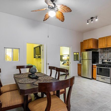 2 Br/ 1 Ba Home, Sleeps 10, 1 Min Walk To Rosarito Beach المظهر الخارجي الصورة