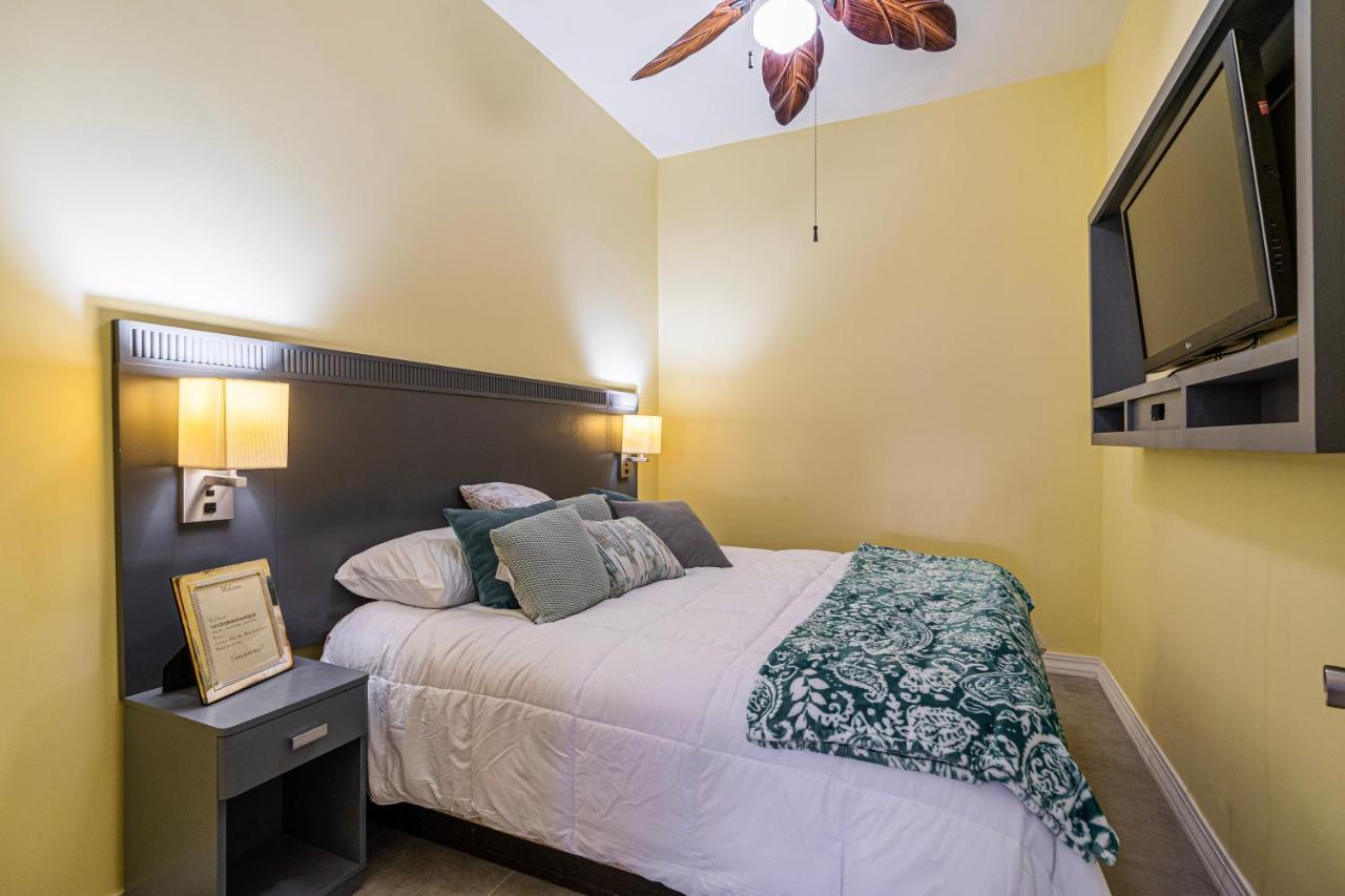 2 Br/ 1 Ba Home, Sleeps 10, 1 Min Walk To Rosarito Beach المظهر الخارجي الصورة